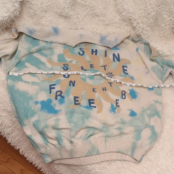 NWOT Free People Blue and Cream Graphic Crewneck Sweater Size Medium - Picture 8 of 11